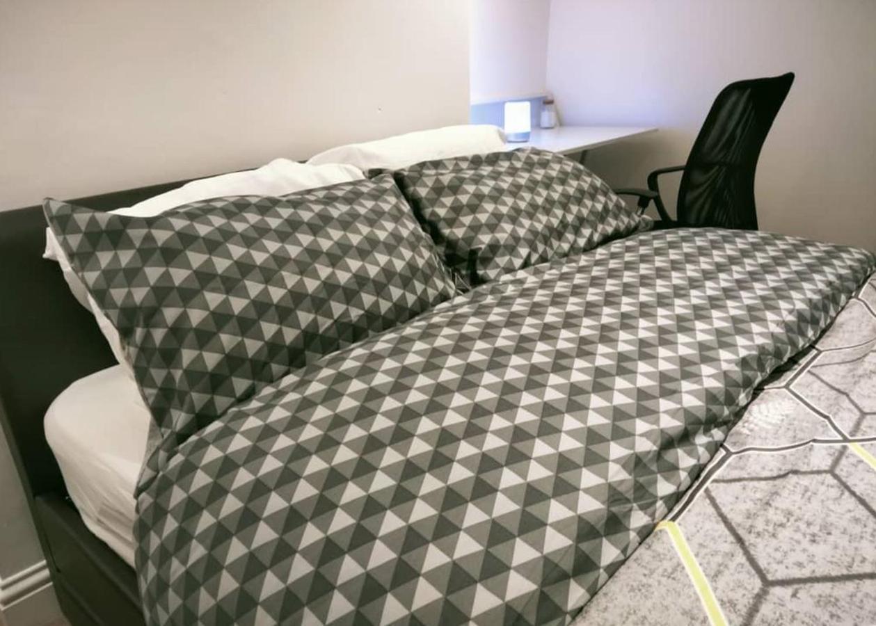 Fully-Equipped Flat In The City Of Лондон Экстерьер фото