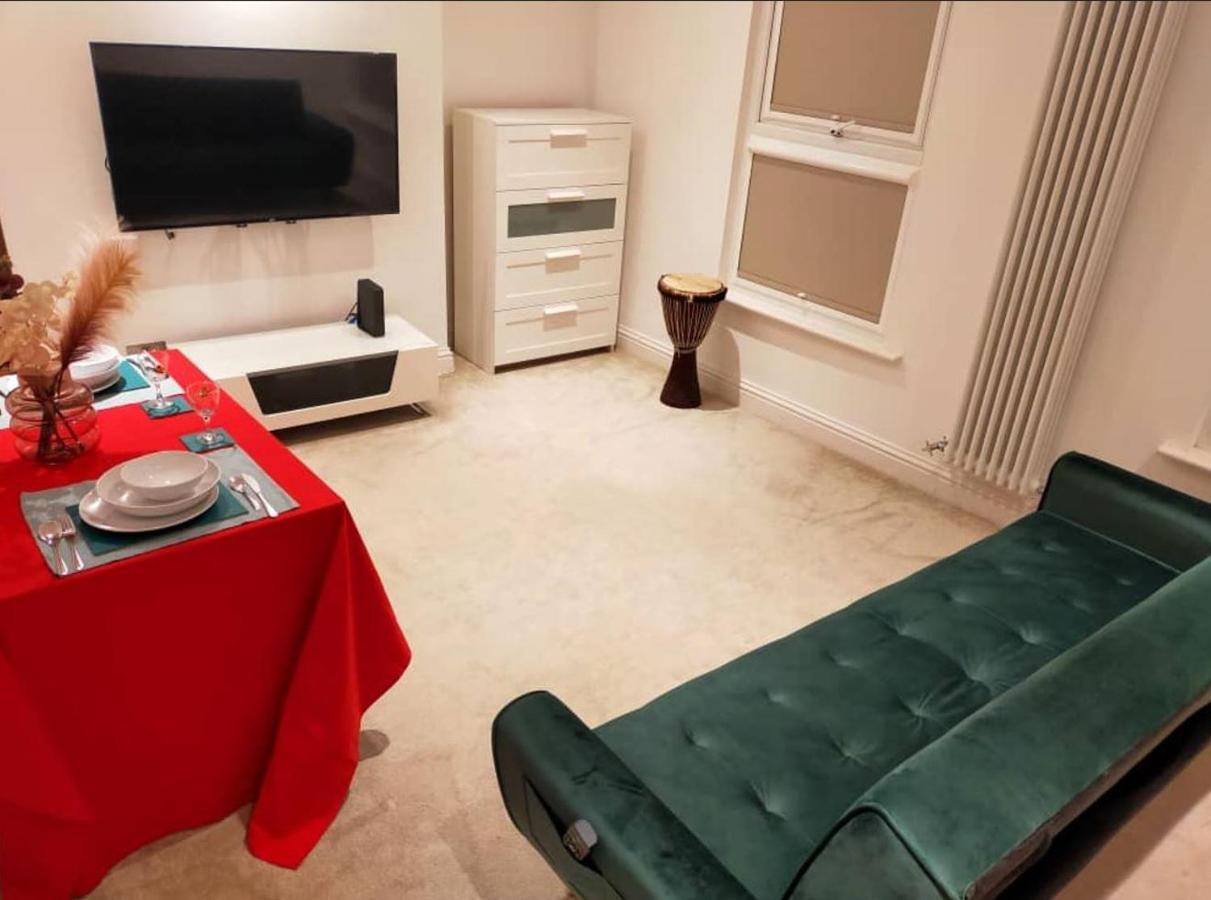 Fully-Equipped Flat In The City Of Лондон Экстерьер фото