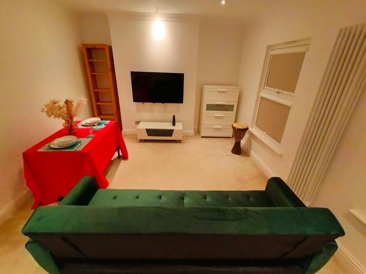 Fully-Equipped Flat In The City Of Лондон Экстерьер фото