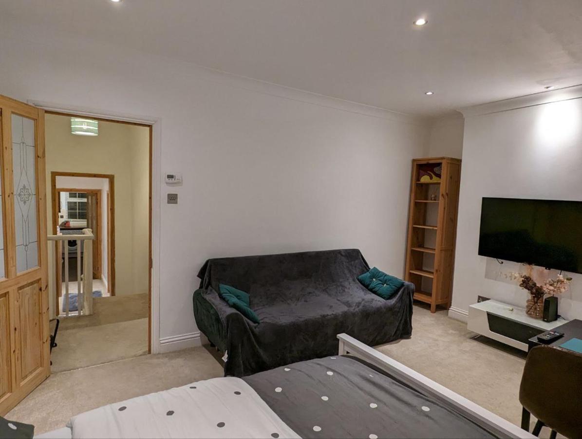 Fully-Equipped Flat In The City Of Лондон Экстерьер фото